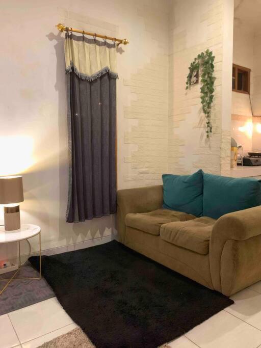 House In Bekasi Timurヴィラ エクステリア 写真