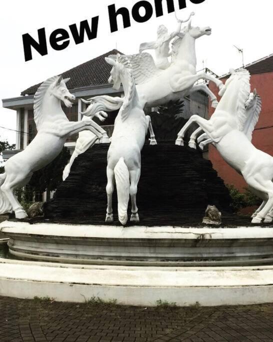 House In Bekasi Timurヴィラ エクステリア 写真