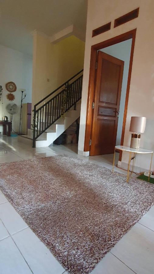 House In Bekasi Timurヴィラ エクステリア 写真