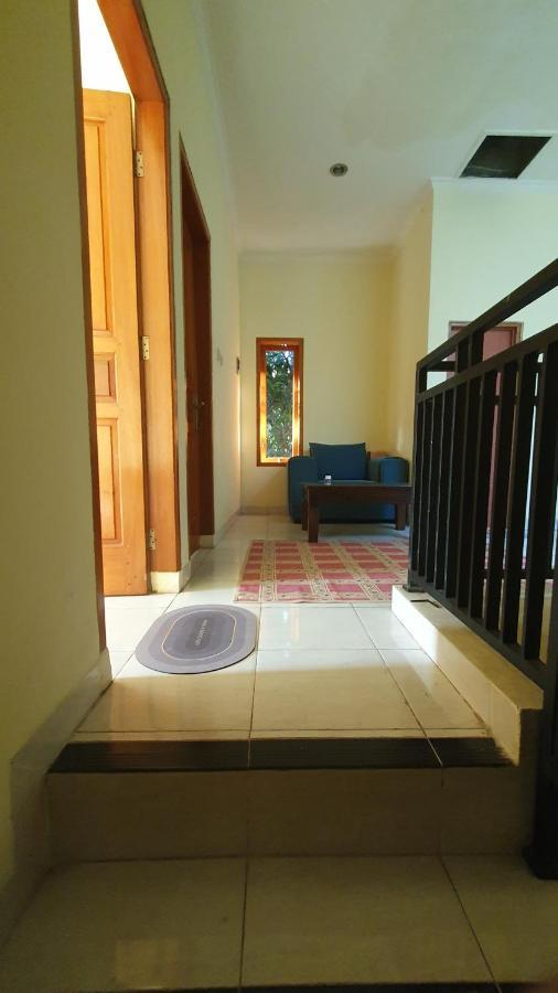 House In Bekasi Timurヴィラ エクステリア 写真