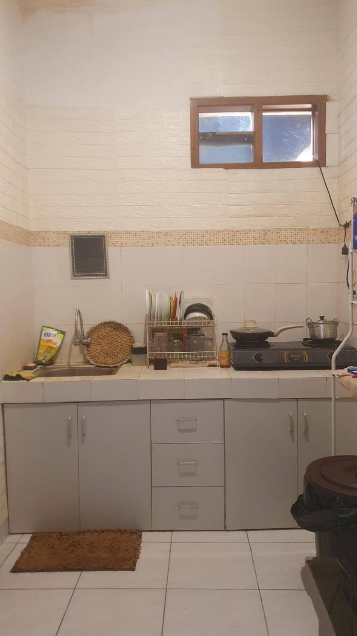 House In Bekasi Timurヴィラ エクステリア 写真